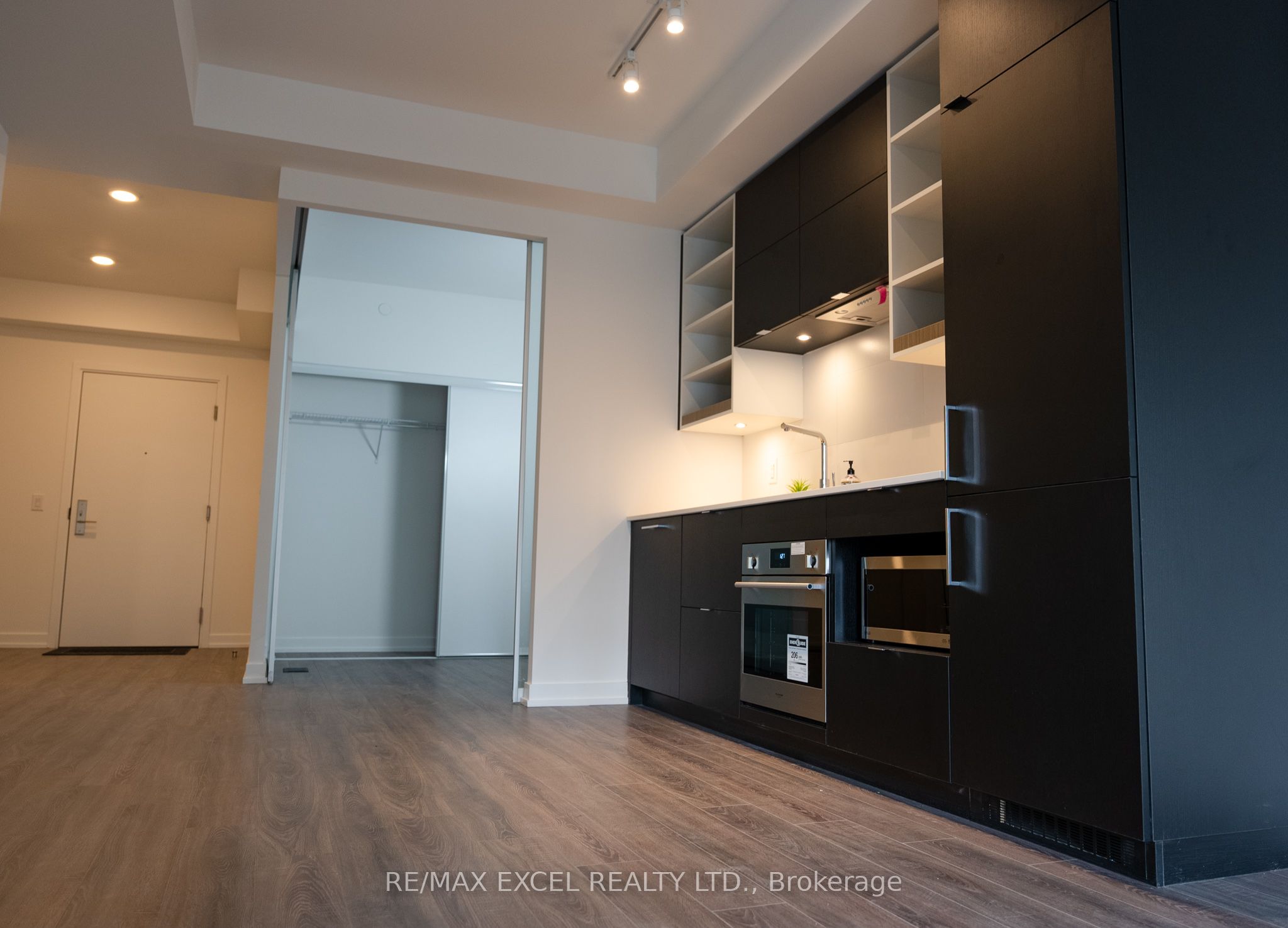 20 Edward St #1706