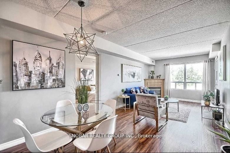 160 Wellington St E #304